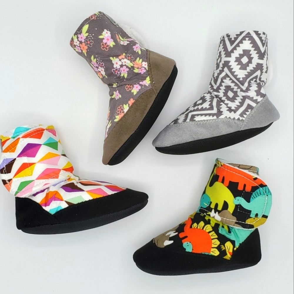 2 pairs of Baby and Toddler Soft Soled Booties